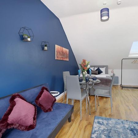 Wembley Fernbank Studios Sudbury Hill Harrow Self-Contained Studios With En-Suite المظهر الخارجي الصورة