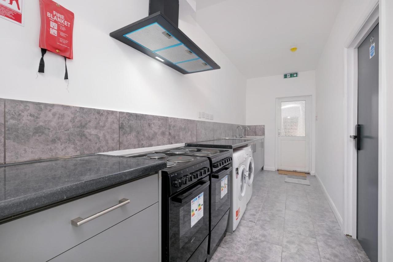 Wembley Fernbank Studios Sudbury Hill Harrow Self-Contained Studios With En-Suite المظهر الخارجي الصورة