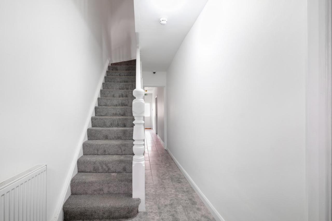 Wembley Fernbank Studios Sudbury Hill Harrow Self-Contained Studios With En-Suite المظهر الخارجي الصورة