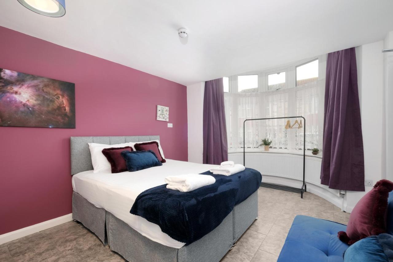 Wembley Fernbank Studios Sudbury Hill Harrow Self-Contained Studios With En-Suite المظهر الخارجي الصورة