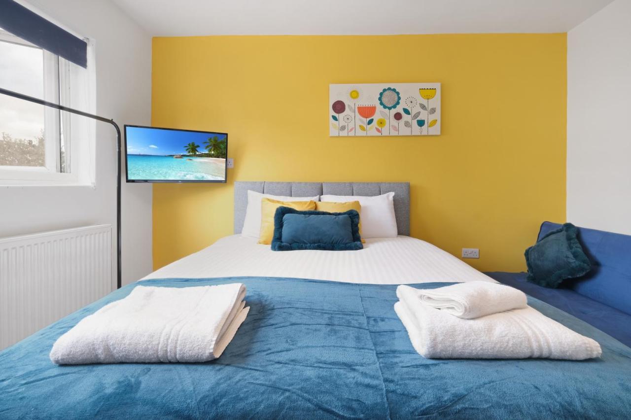 Wembley Fernbank Studios Sudbury Hill Harrow Self-Contained Studios With En-Suite المظهر الخارجي الصورة