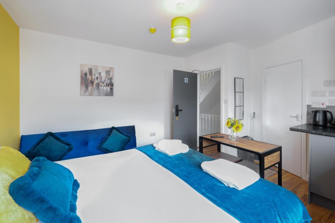 Wembley Fernbank Studios Sudbury Hill Harrow Self-Contained Studios With En-Suite المظهر الخارجي الصورة