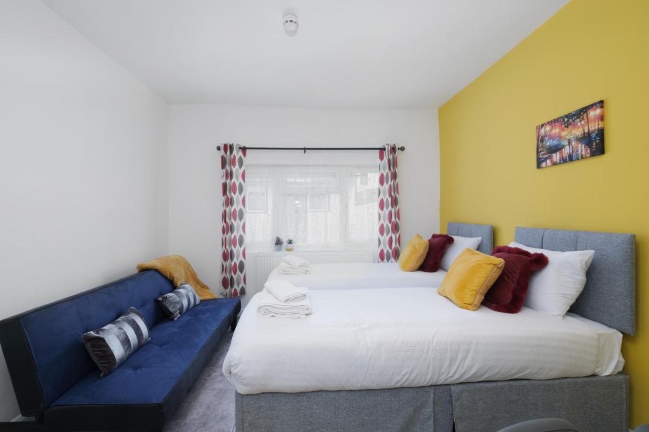 Wembley Fernbank Studios Sudbury Hill Harrow Self-Contained Studios With En-Suite المظهر الخارجي الصورة