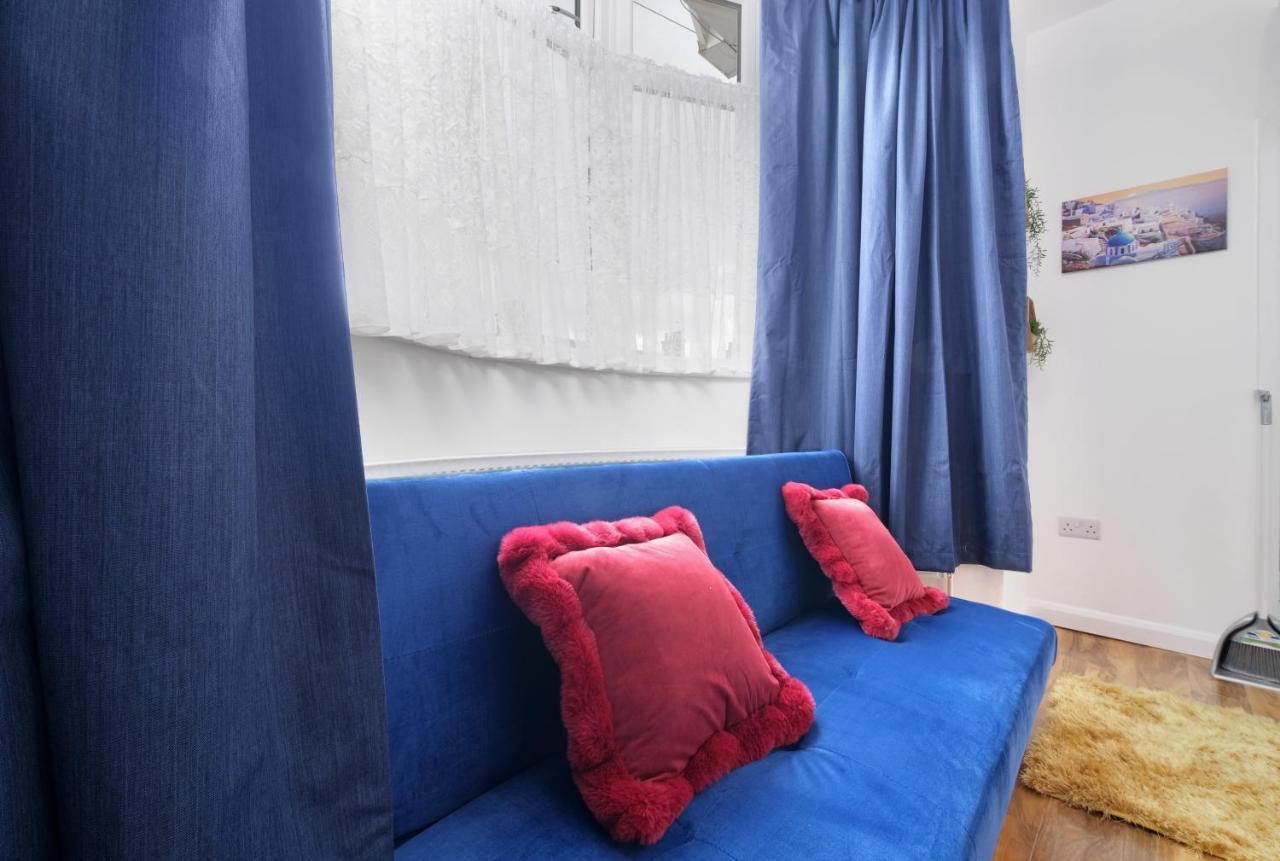 Wembley Fernbank Studios Sudbury Hill Harrow Self-Contained Studios With En-Suite المظهر الخارجي الصورة