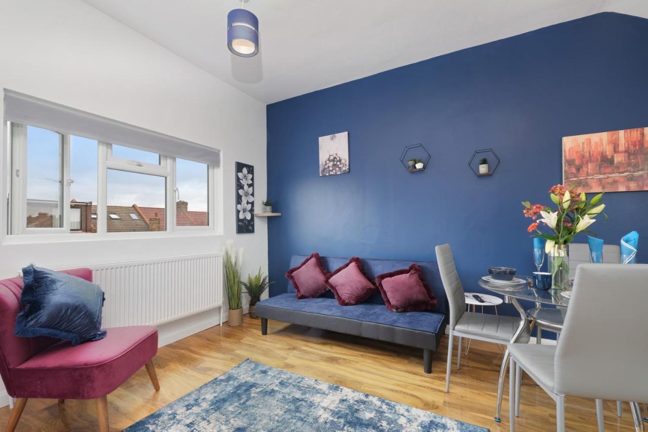 Wembley Fernbank Studios Sudbury Hill Harrow Self-Contained Studios With En-Suite المظهر الخارجي الصورة
