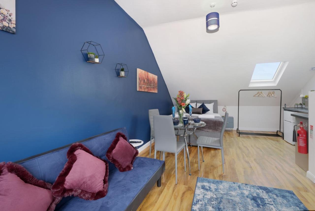 Wembley Fernbank Studios Sudbury Hill Harrow Self-Contained Studios With En-Suite المظهر الخارجي الصورة