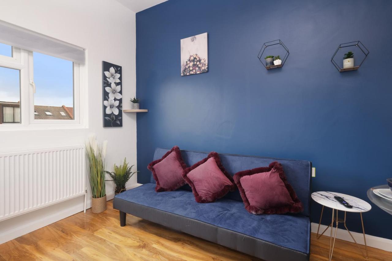 Wembley Fernbank Studios Sudbury Hill Harrow Self-Contained Studios With En-Suite المظهر الخارجي الصورة