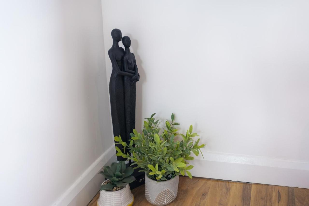 Wembley Fernbank Studios Sudbury Hill Harrow Self-Contained Studios With En-Suite المظهر الخارجي الصورة